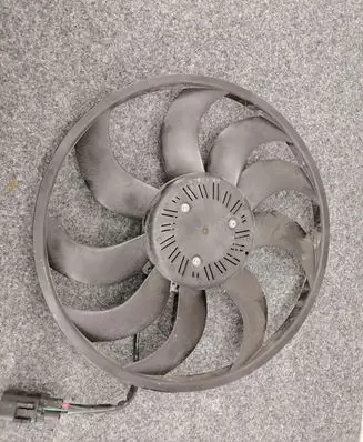 BMW 4 F36 Gran coupe Electric radiator cooling fan 8641947