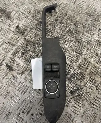 Ford Mustang VI Electric window control switch