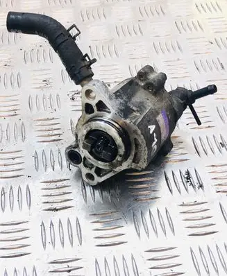 Toyota RAV 4 (XA20) Vacuum pump 2930027020