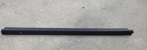 Volvo XC60 Rubber seal rear door window/glass 