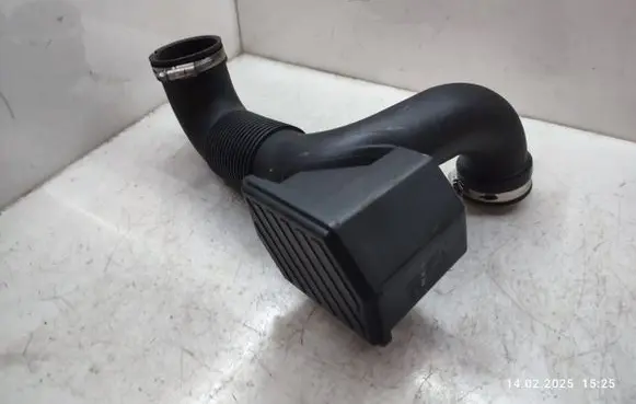 Hyundai Tucson TL Air intake duct part 28130D3400