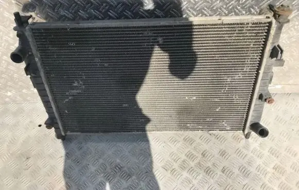 Ford Mondeo MK I Coolant radiator
