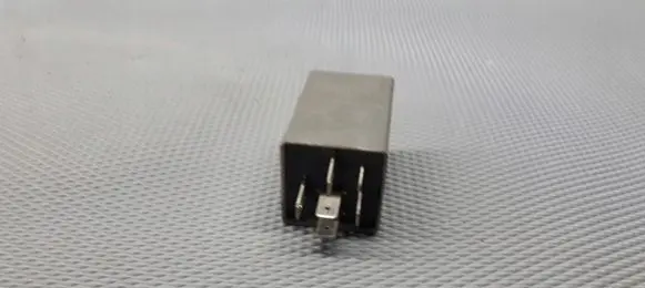 Daewoo Leganza Window wiper relay 96250544