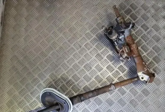 Mitsubishi Pajero Steering wheel axle