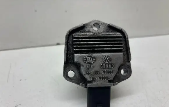 Audi A6 S6 C5 4B Oil level sensor 1J0907660B