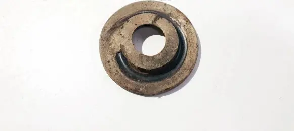 Volkswagen PASSAT B6 Front coil spring rubber mount 1k0512149b