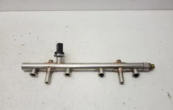 Porsche Macan (95B) Fuel main line pipe 06K133317AB 06J906054C
