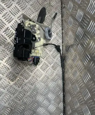 Volkswagen Multivan T5 Front door lock 3B1837015B