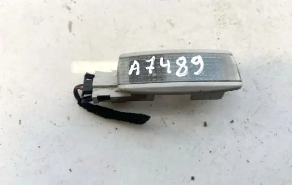 Volkswagen PASSAT B5 Other interior light 3b0947113