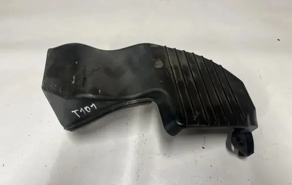 Porsche Macan (95B) Air intake hose/pipe 95B317017