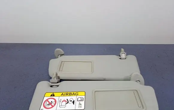 Toyota Avensis T270 Sun visor
