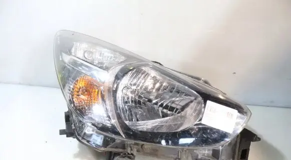 Mazda 2 Headlight/headlamp