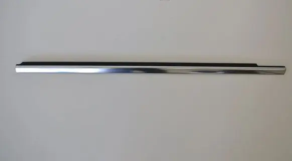 Mercedes-Benz E W212 Front door glass trim molding A212725030565