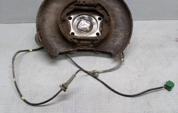 Volvo S60 Rear wheel hub
