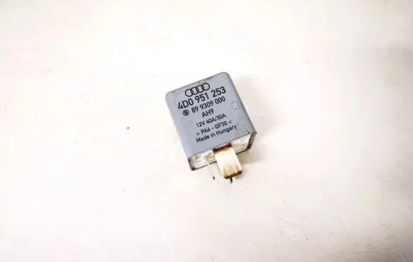 Volkswagen PASSAT B5.5 Other relay 4d0951253 899309000