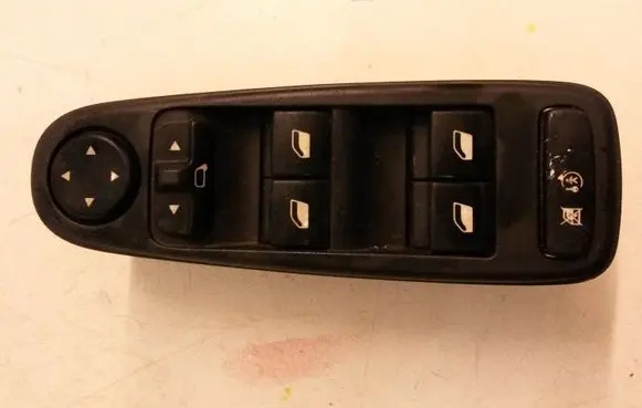 Citroen C4 I Picasso Electric window control switch 96639382ZD 96639382