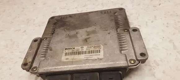 Renault Scenic I Engine control unit/module 0281001934 HOM8200039569