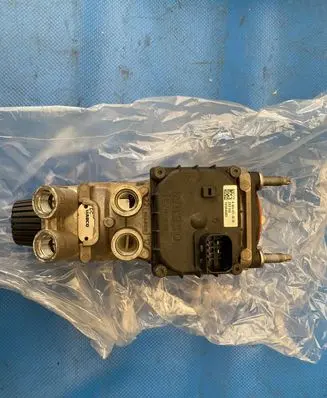 Mercedes-Benz Sprinter W907 W910 Master brake cylinder A0044314806