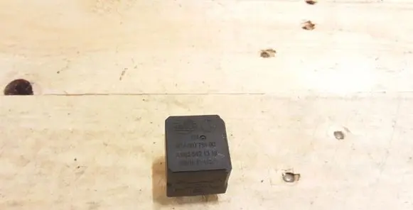 Mercedes-Benz E W211 Other relay A0025421319 6066