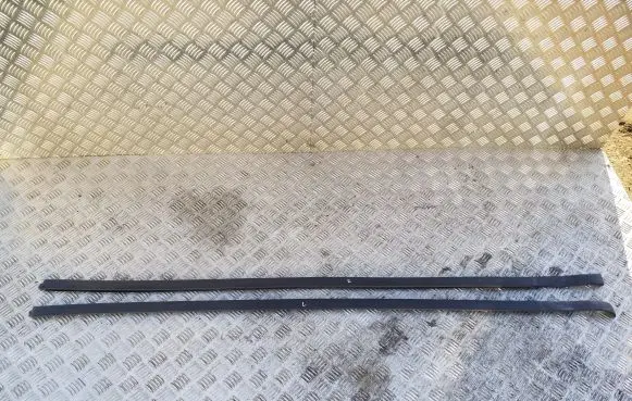 Roof trim bar molding cover