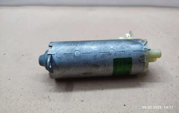 Volvo XC90 Seat adjustment motor 198392