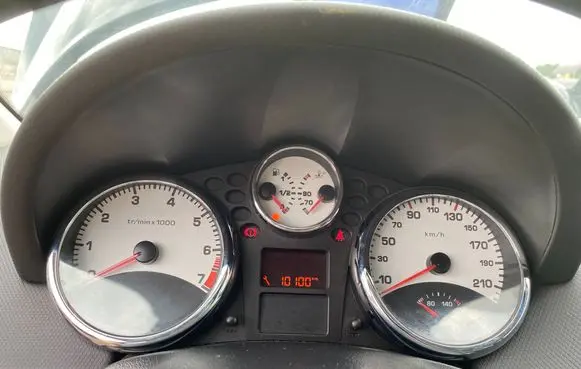 Peugeot 207 Speedometer (instrument cluster)