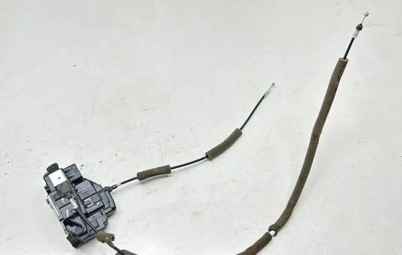 Nissan Note (E12) Rear door lock 825013VU0A