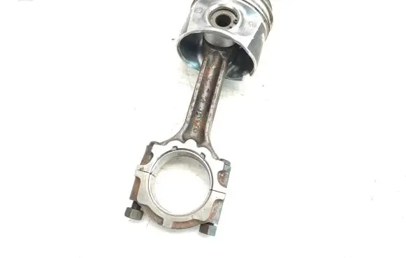 Nissan Pathfinder R51 Piston with connecting rod