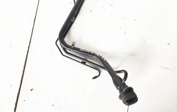Suzuki Swift III Fuel tank filler neck pipe 