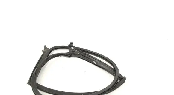 Mercedes-Benz GLA W156 X156 Rubber seal rear door 8T8833708