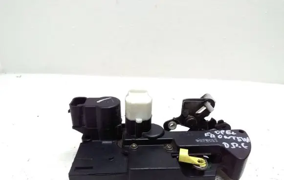Opel Frontera B Rear door lock 16634324 9075011