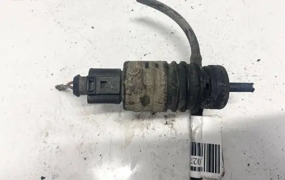 Mitsubishi Outlander Windscreen/windshield washer pump 3043125