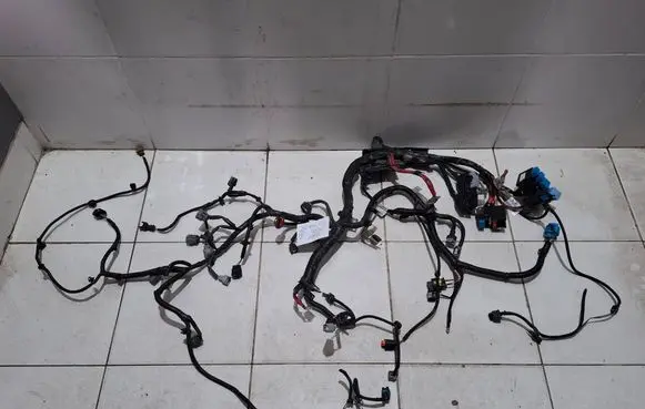 Renault Clio IV Engine installation wiring loom 240114582R