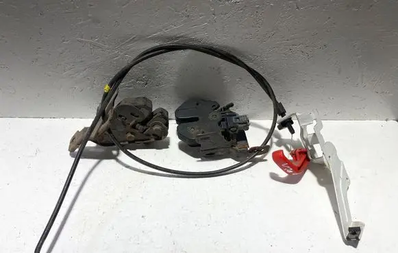 Volvo S70 V70 V70 XC Engine bonnet/hood lock release cable 9441855