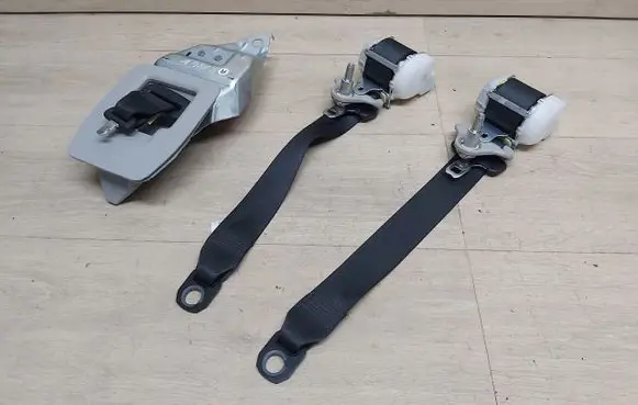 Toyota RAV 4 (XA40) Set of seat belts 
