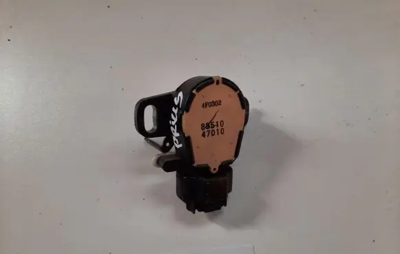Toyota Prius (XW20) Accelerator pedal position sensor 8951047010