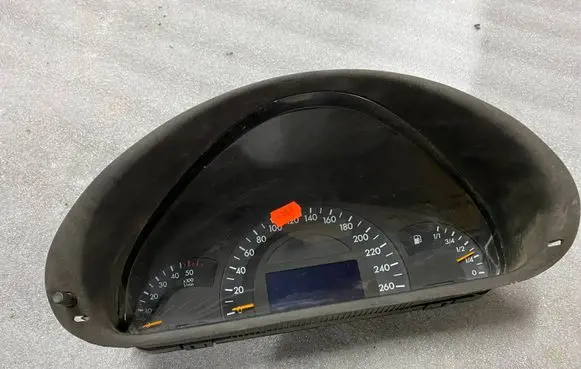 Mercedes-Benz C W203 Speedometer (instrument cluster) A2035401347