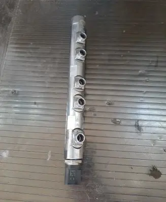 Mini Cooper Countryman R60 Fuel main line pipe 7823460