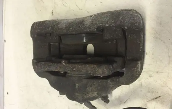 BMW 6 E63 E64 Front Brake Caliper Pad/Carrier 