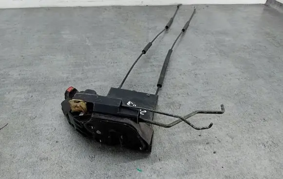 Hyundai Coupe Front door lock