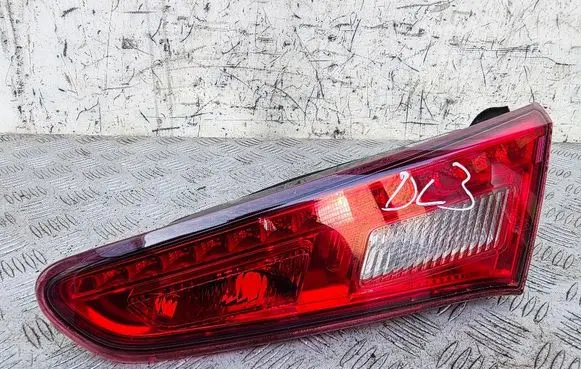 Tailgate rear/tail lights