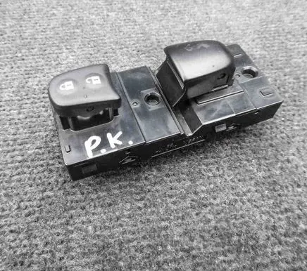 Nissan Qashqai Electric window control switch 14X28SN