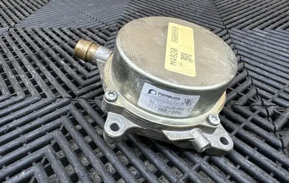 Porsche Panamera (970) Vacuum pump 9481100505