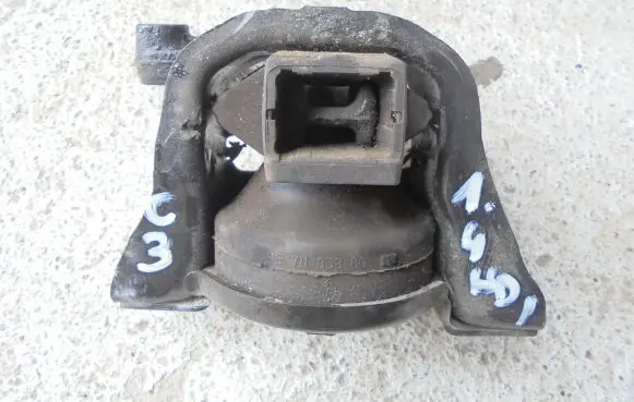 Citroen C3 Engine mount bracket 9671185380