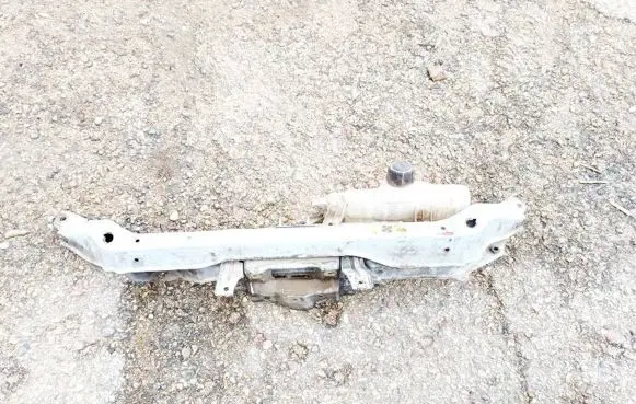 Nissan Note (E11) Radiator support slam panel