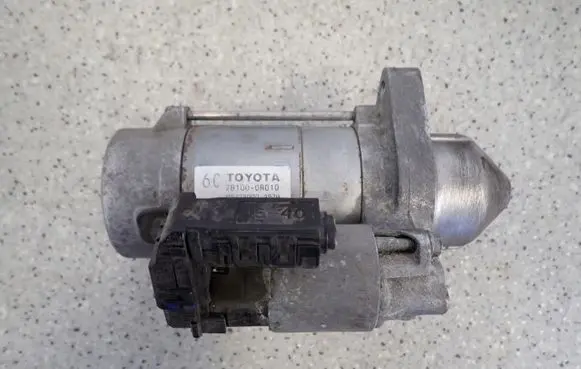 Toyota Verso Starter motor 281000R010