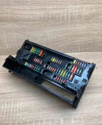 BMW 5 F10 F11 Fuse module 9252815 17033442