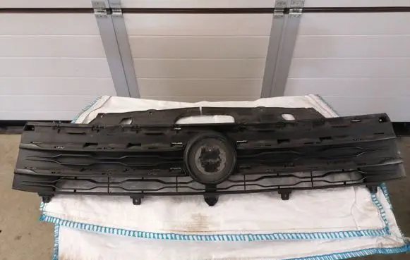 Fiat Talento Front bumper upper radiator grill 623106388R