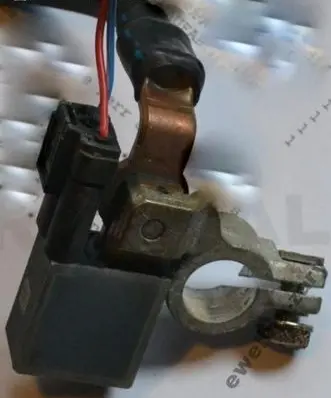 Mercedes-Benz E W212 Battery relay fuse brak