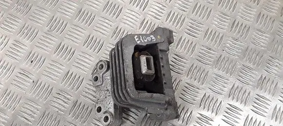 Peugeot 207 CC Engine mount bracket 9654166080